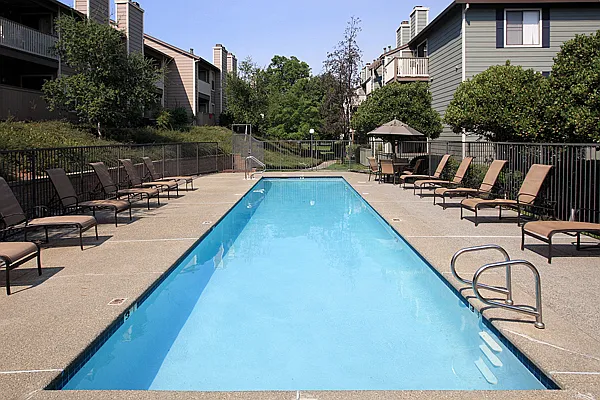 The Pointe Apartment Homes — Photo 4