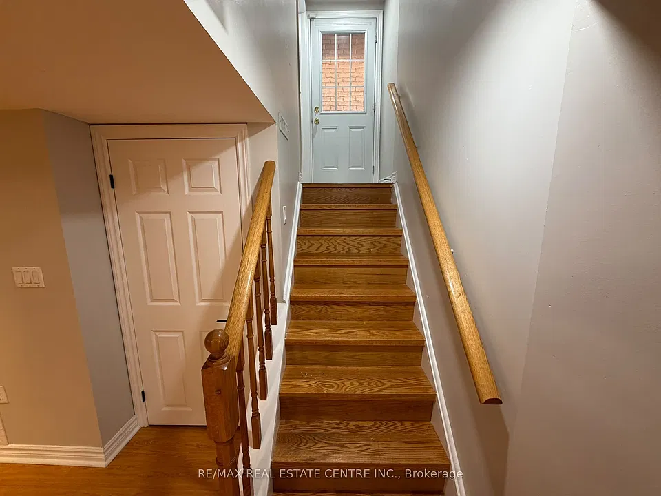 7448 Village Walk #BASEMENT