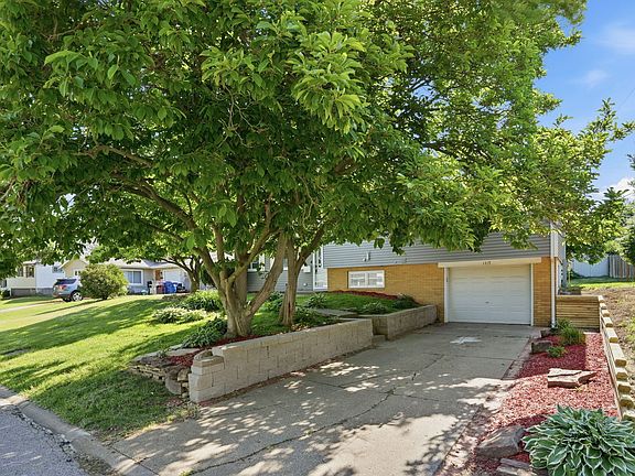2nd image of 1519 Parklane Dr
