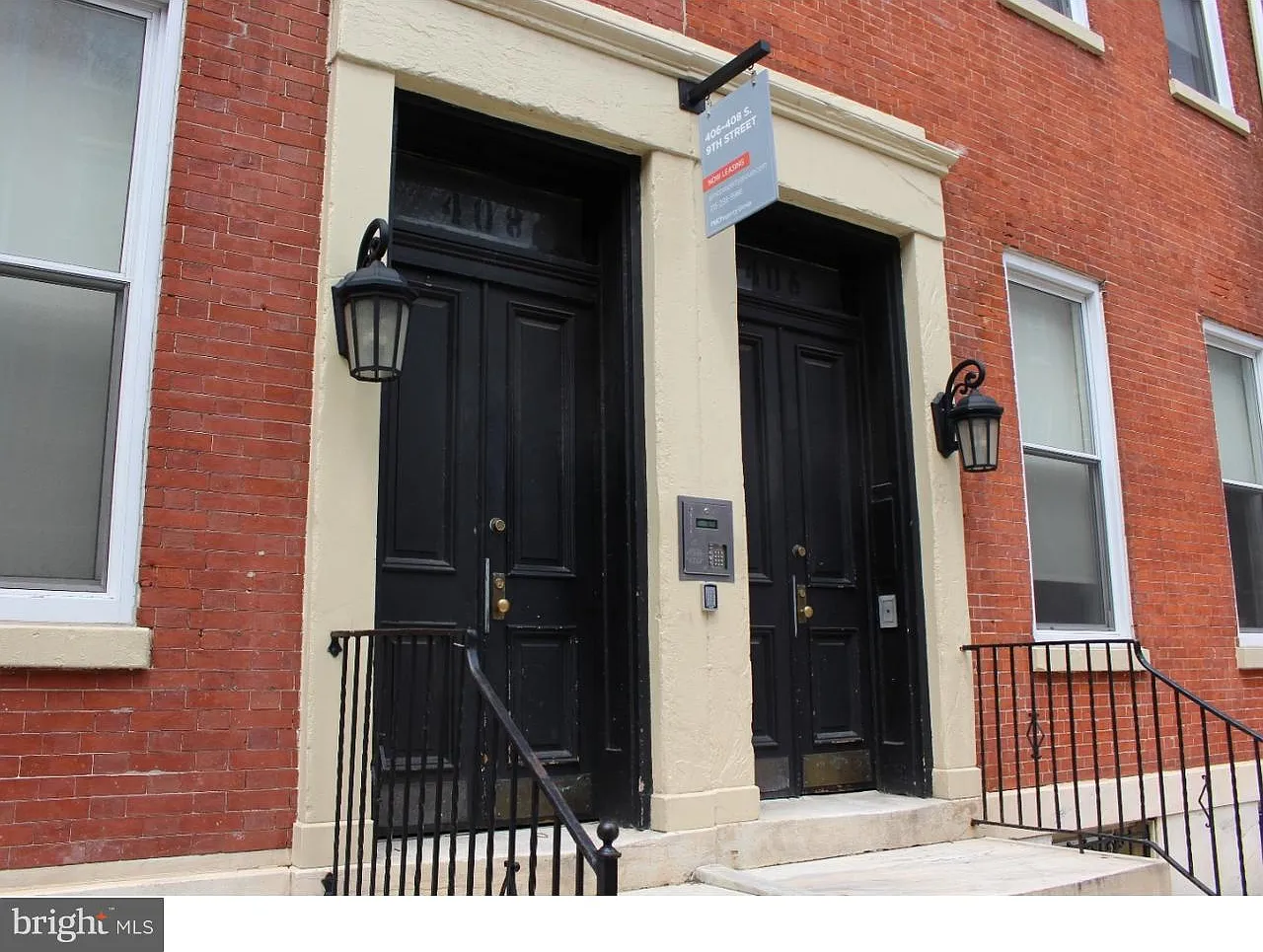 2 bed, 1008 sqft, $2,805 — Photo 3