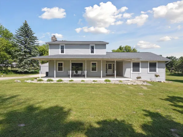 3581 Perry Lake Rd, Ortonville, MI 48462