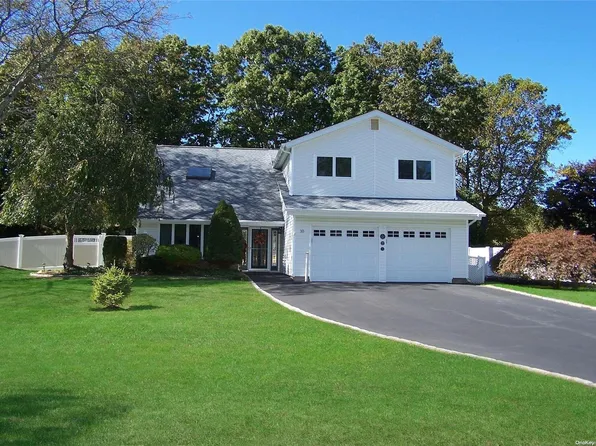 10 Lyndon Lane, South Setauket, NY 11720