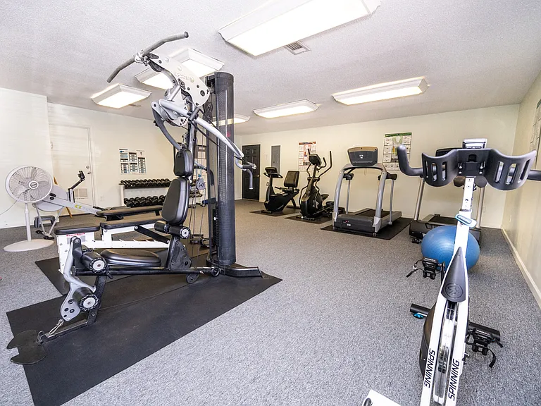 415 Parkdale Dr #18C — Photo 34