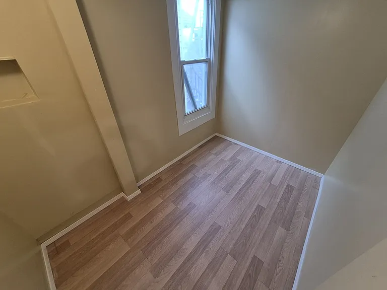 2046 W 19th St #2 — Photo 9