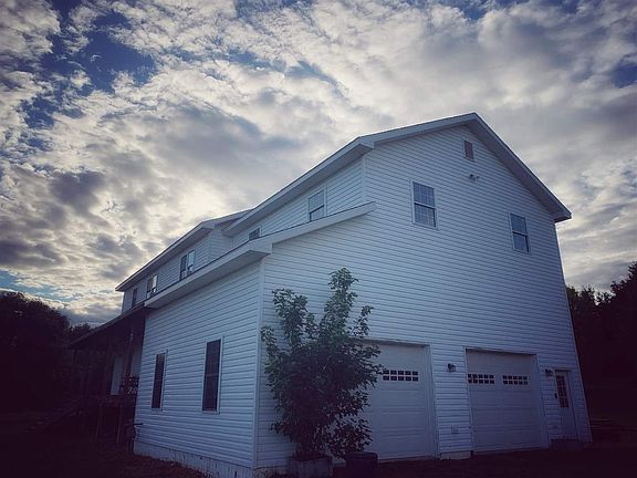 4th image of 18 Old Farm Cir