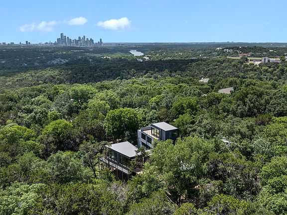2nd image of 110 Skyline Dr