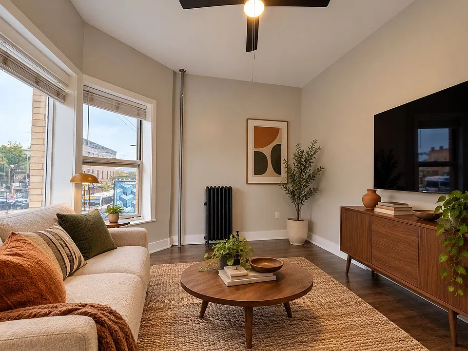 2309 N Milwaukee Ave #4A