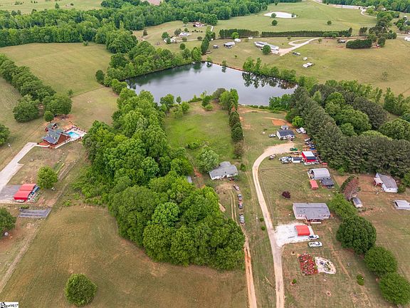 3rd image of 901 Iron Bridge Rd
