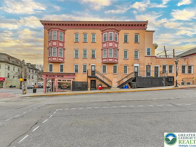 601 Northampton St #401 — Photo 3