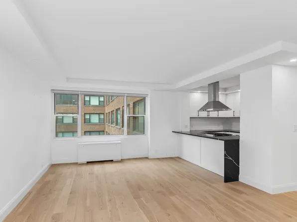 340 East 64th Street image 2 of 19