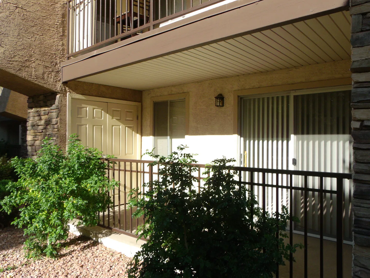 5350 River Glen Dr — Photo 2