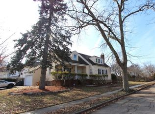 90 Lilac St, Bergenfield, NJ 07621