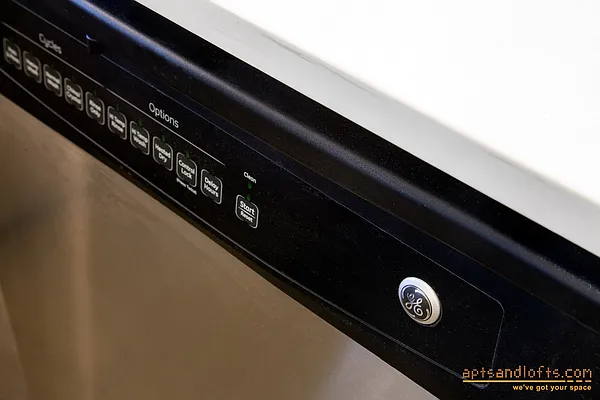 Rented by aptsandlofts.com | media 20