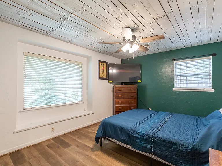 2132 Sylvan Dr — Photo 27