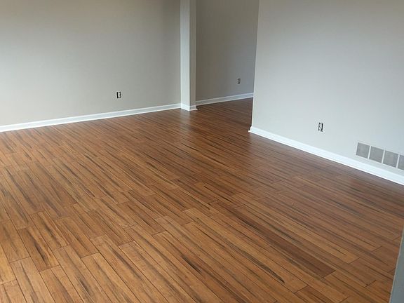 2nd image of 829 Malabu Dr