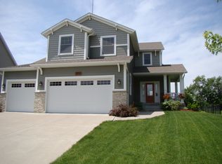 2858 Grandview Dr, Bettendorf, IA 52722