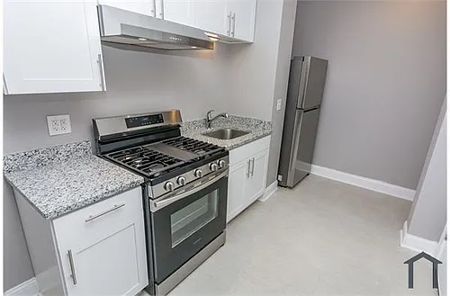 442 W 76th St #3 Photo 1