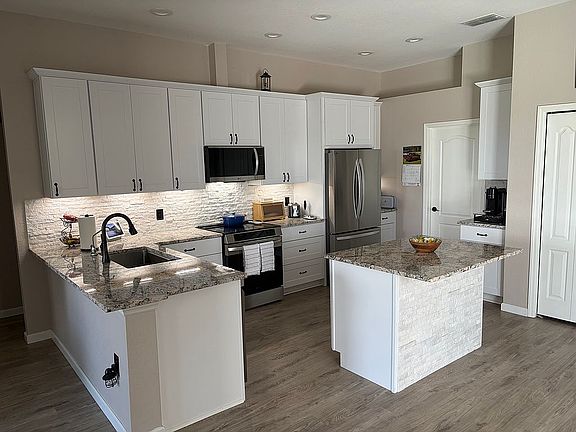 3rd image of 6077 Cason Way