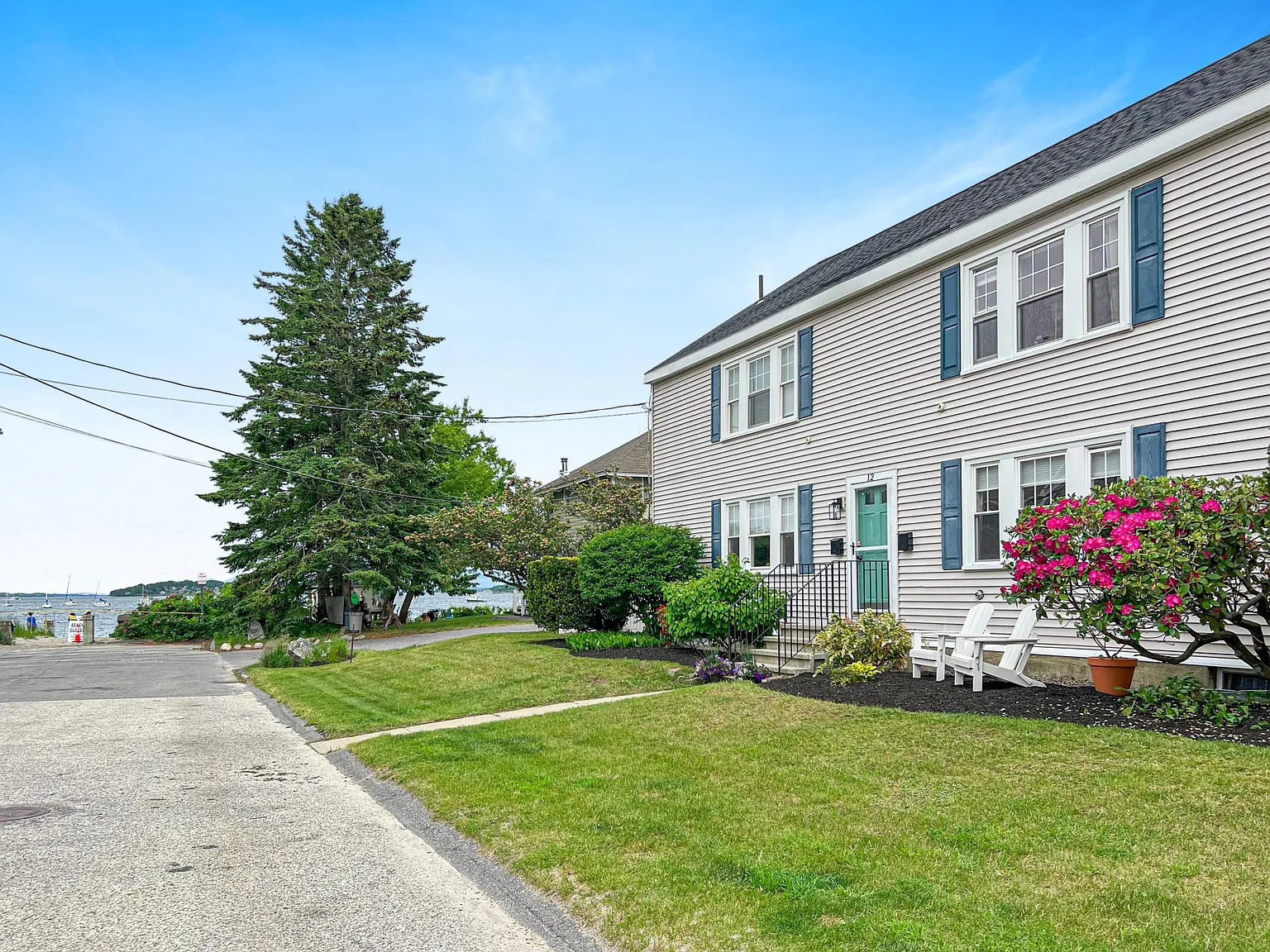 12 Willard St — Photo 3