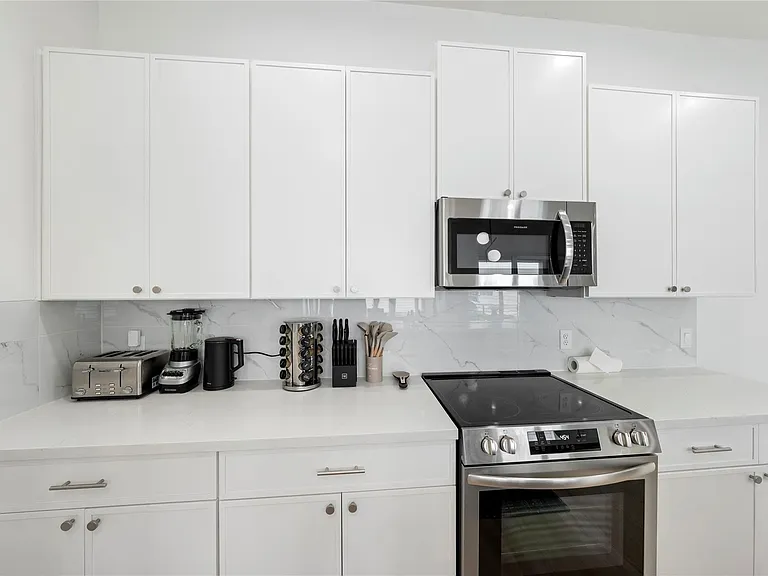 3010 Delano St — Photo 7