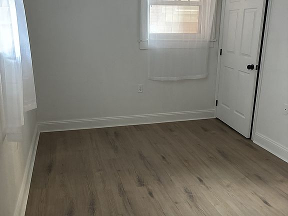 3rd image of 1825 Collingwood Blvd #4fa314169
