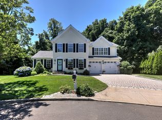 545 Acorn Ln, Milford, CT 06461