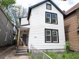 1600 E 49th St, Cleveland, OH