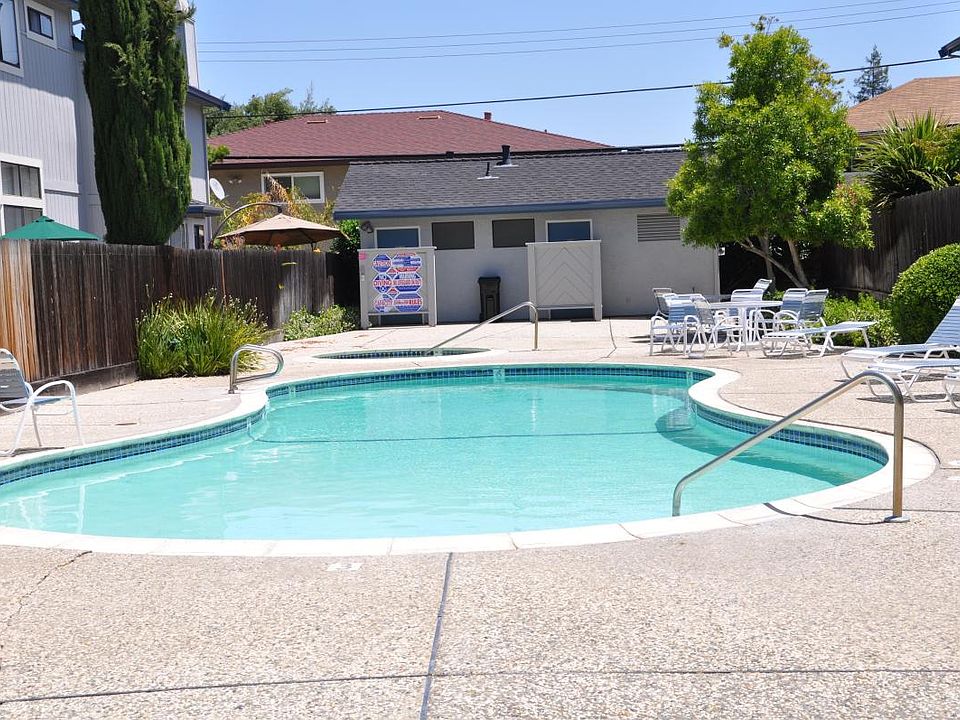 Community pool