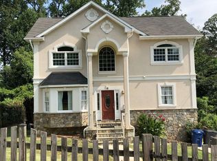 6438 Maplewood Dr, Falls Church, VA 22041