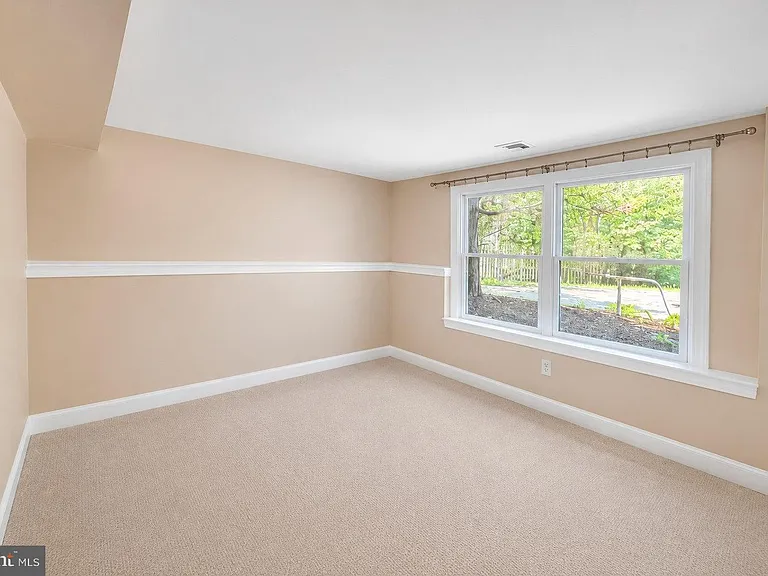 947 Cherry Hill Rd — Photo 17