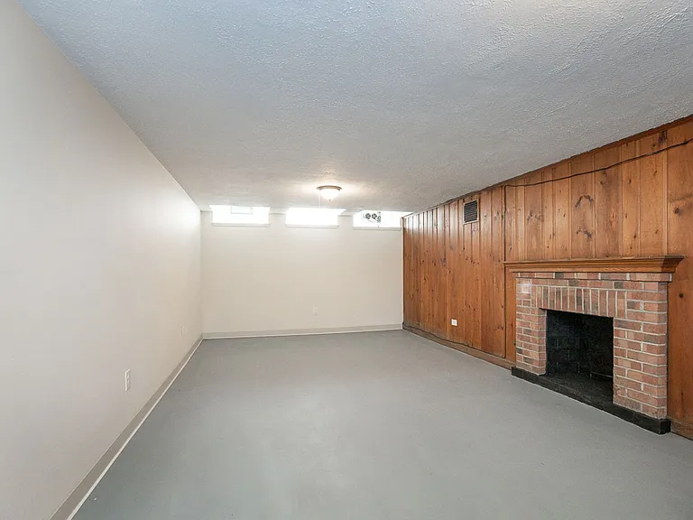 3715 Avalon Rd — Photo 32