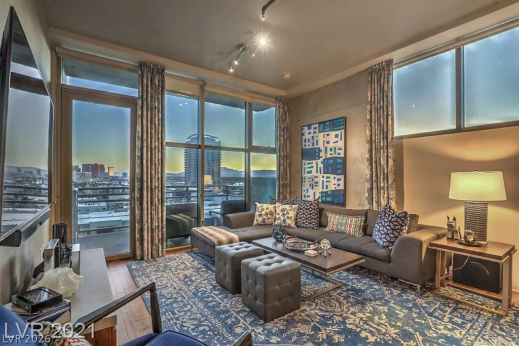 2 bed, 2.0 bath, 1233 sqft, $3,200 — Photo 1