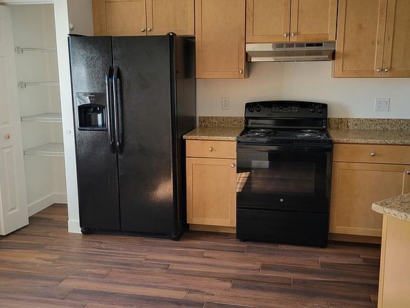 4th image of 213 Fernwood St