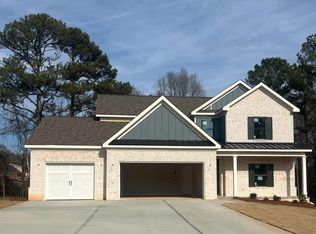 887 Bessie Ct, Loganville, GA