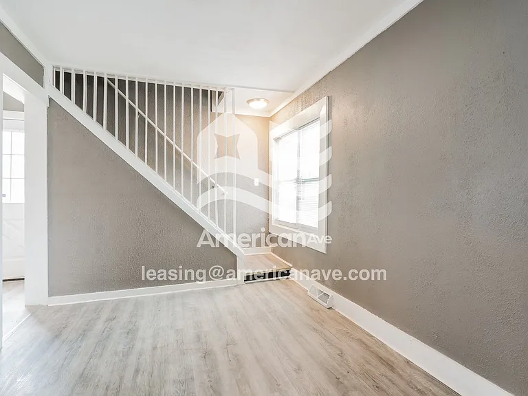 1798605_006_dining_room_13645896.jpg