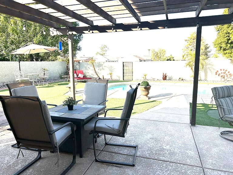 2887 Country Club Plz — Photo 9