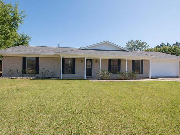 3rd image of 1205 Wisteria Ln