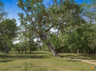 1733 County Road 284, Edna, TX 77957