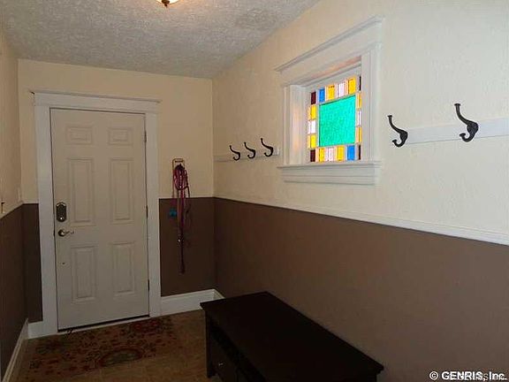 3rd image of 33 Filkins St