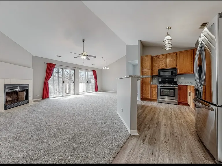 5S530 Paxton Dr — Photo 9