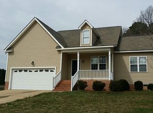 404 Hunters Ridge Dr, Creedmoor, NC 27522