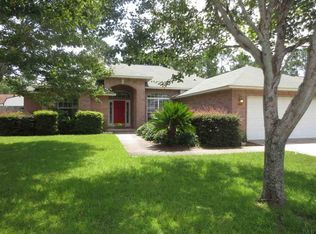 1608 Champagne Ave, Gulf Breeze, FL 32563