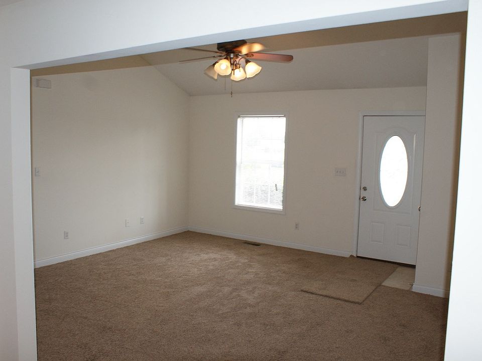 2nd image of 753 Sagittarius Ave