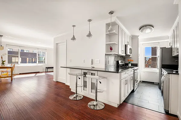 Sold by New York Private Realty Group | media 9