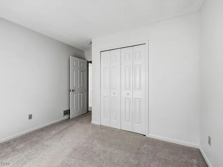 9215 Hickory Ridge Dr — Photo 18