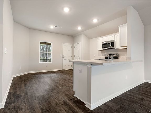 5th image of 2585 Halo Ln