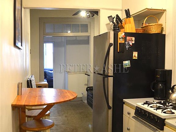 3rd image of 233 E 88th St APT 1W