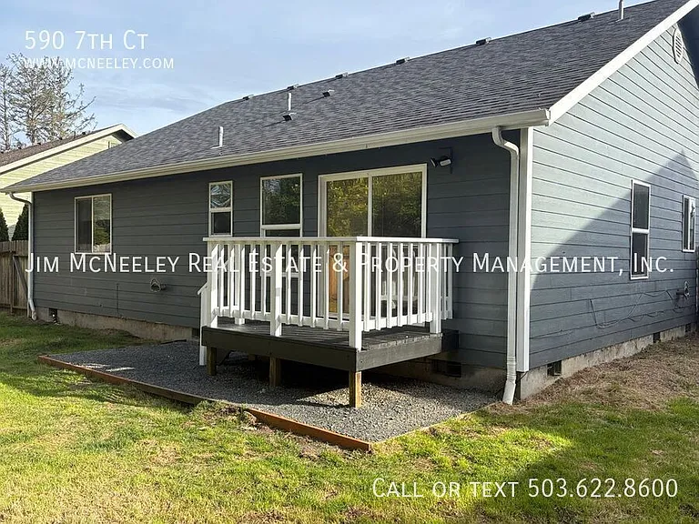 590 7th Ct — Photo 25