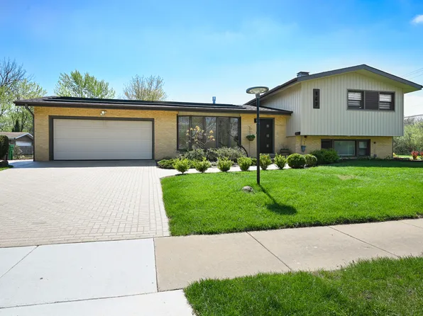 143 N Circle Ave, Bloomingdale, IL 60108