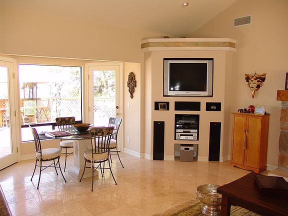 4th image of 1402 Bernita Way